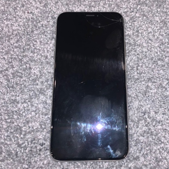 iPhone X - Picture 4 of 6